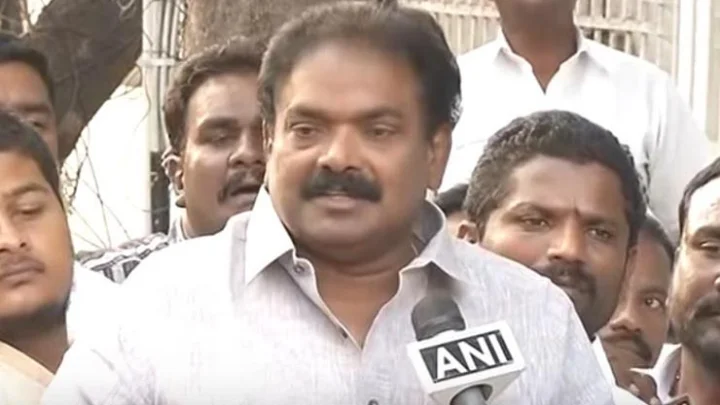 அதிமுக