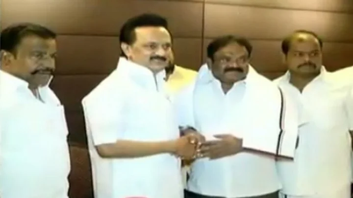 பேரதிர்ச்சியில்  அமமுக: திமுகவில் இணைந்த அமமுகவின் வி.பி.கலைராஜன்!!!