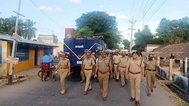 போலீஸ் ஸ்டேசன்