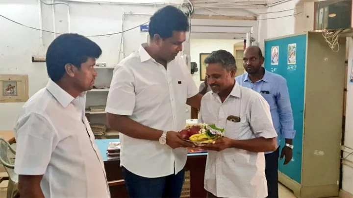 ஆய்வுக்கு வர மறுத்த அதிகாரியை பலே ஐடியாவால் வரவழைத்த டி.ஆர்.பாலு மகன்!