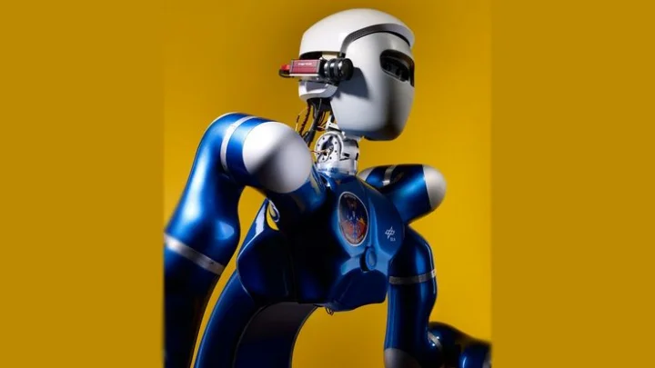 செவ்வாயில் முதல் கிரகப்பிரவேசம் நடத்திய ஜஸ்டின்...!