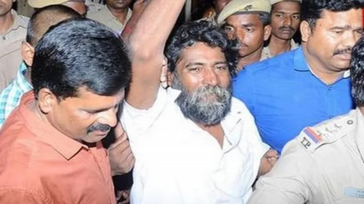 முகிலன்