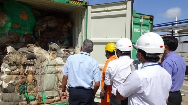 பிரிட்டனில் இருந்து இலங்கைக்கு அனுப்பப்பட்ட குப்பைகள்: அறிக்கை சமர்பிக்க உத்தரவு