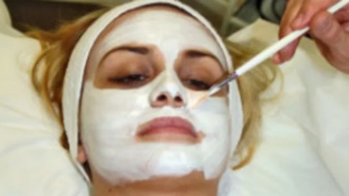Benefits of applying curd on the face