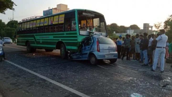 புதுச்சேரியில் காரும் பஸ்ஸும் நேருக்கு நேர் மோதி விபத்து – ஒருவர் பலி !