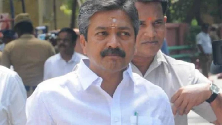 சிவி சண்முகம்