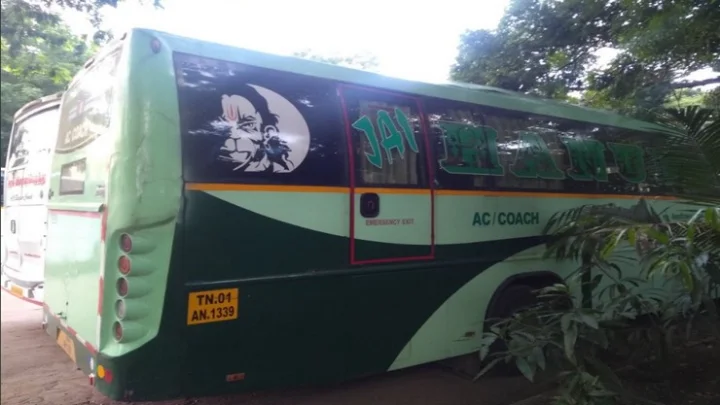 அரசுப் பேருந்து. ஆஞ்சநேயர் புகைப்படம்