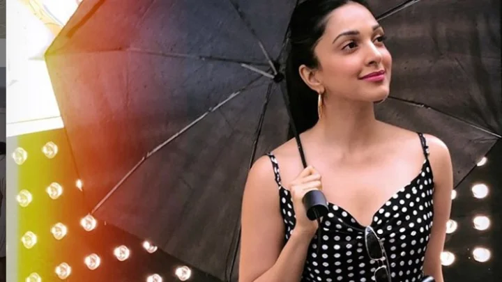 இன்ஸ்டாவை தெறிக்கவிட்ட  கியாரா அத்வானி!