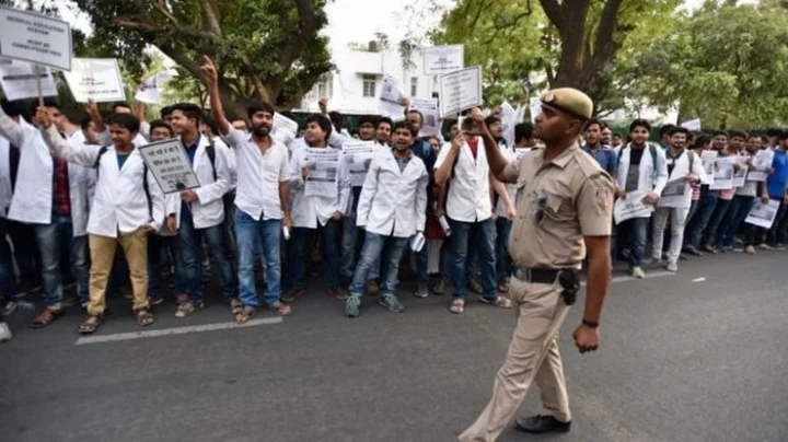 ''நீட் தேர்வு அரசாங்க மருத்துவர்களின் எண்ணிக்கையை குறைக்கும்''