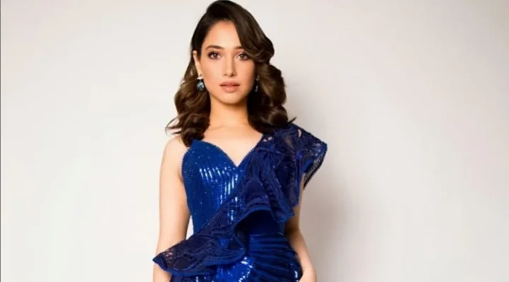 மஞ்சள் நிற உடையில் மஜா போஸ் கொடுத்த  தமன்னா!