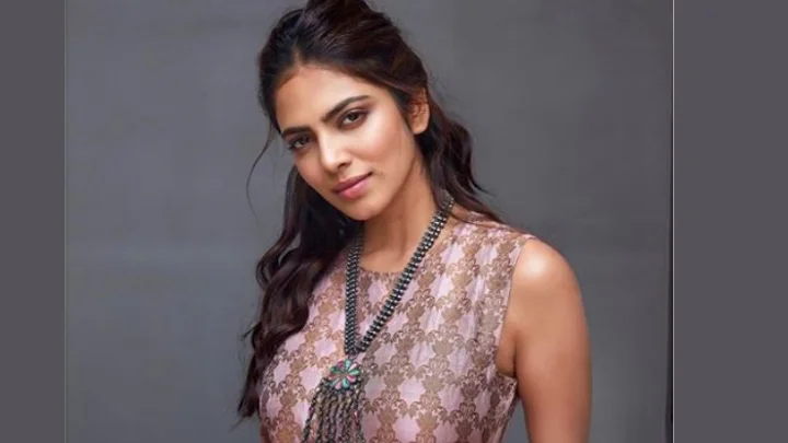 மாடர்ன் உடையில் மாளவிகா மோகன் - இன்ஸ்டாவில் ரொம்பி வழியும் ரீசன்ட் க்ளிக்ஸ்!