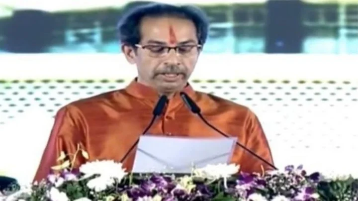 மகாராஷ்டிர முதல்வரானார் உத்தவ் தாக்கரே: 