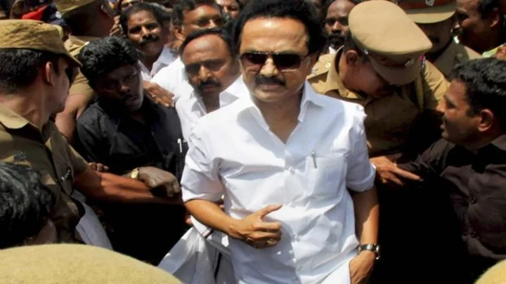 முரசொலி சிக்கலில் இருந்து நேக்காய் நழுவிய ஸ்டாலின்!!