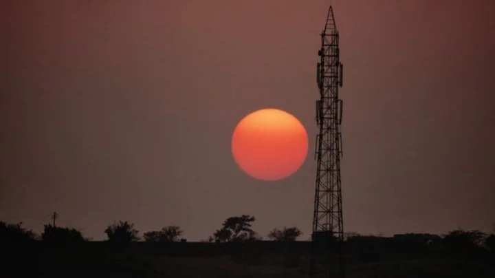 அல் கொய்தா இயக்கத்துக்கு லஞ்சம் கொடுத்த தொலைத்தொடர்பு நிறுவனம்