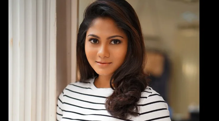 ஸ்ருதி ரெட்டியின் டீசன்ட் போட்டோ ஷூட் ஸ்டில்ஸ்!