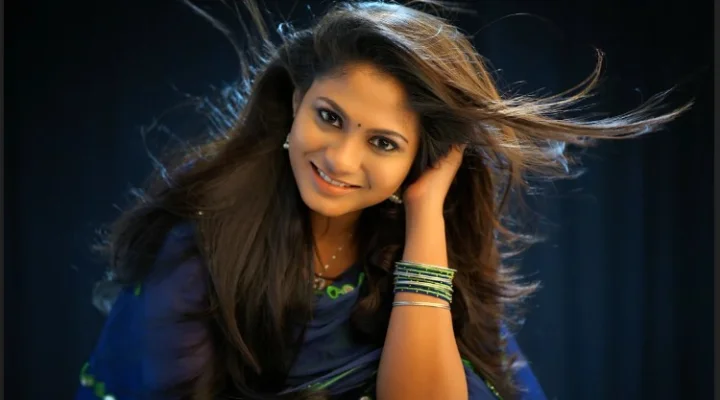 ஸ்ருதி ரெட்டியின் டீசன்ட் போட்டோ ஷூட் ஸ்டில்ஸ்!