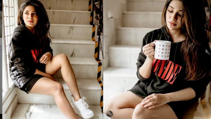 பேபிமா பேண்ட் எங்கம்மா...? ஆத்மிகாவை படாதபாடு படுத்தும் ரசிகர்கள்!