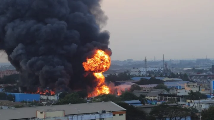 இரவு முழுவதும் போராட்டம்; ஒரு வழியாக கட்டுக்குள் வந்த தீ!!