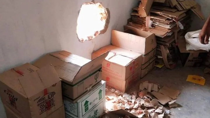 டாஸ்மாக் கடை சுவரில் ஓட்டை போட்டு திருடிய கும்பல்: போலீசார் அதிரடி நடவடிக்கை