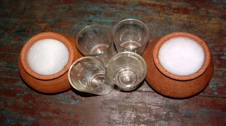 சேட்டனுக்கு ஒன்னரை லிட்டர் கள் பார்சல்: கேரளாவில் அமோகம்!!