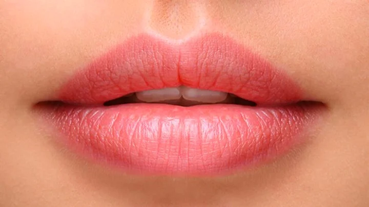 Darkened lips can turn pink with the help of Sajuk Ghee