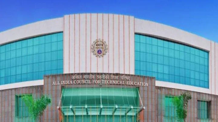 அரியர் தேர்வை ரத்து என்ற தமிழக அரசின் அறிவிப்பு தவறானது: ஏஐசிடிஇ தலைவர் அறிவிப்பு