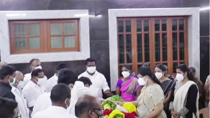 தமிழக முதல்வரின் தாயார் காலமானார்: அரசியல் கட்சி தலைவர்கள் இரங்கல்