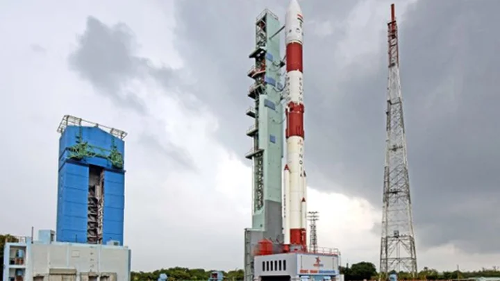 10 செயற்கைக் கோள்களுடன் பிஎஸ்எல்வி ராக்கெட்: இந்தியாவின் அடுத்த சாதனை
