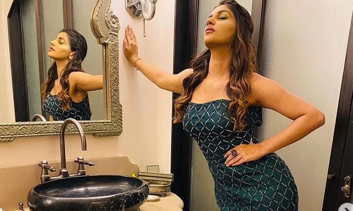 Yashika Aannand 