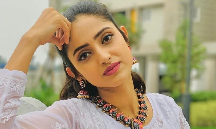 சீரியல் நடிகைகளே இப்படி இருந்தால் சினிமா நடிகைகளின் நிலைமை என்ன ஆகுறது?