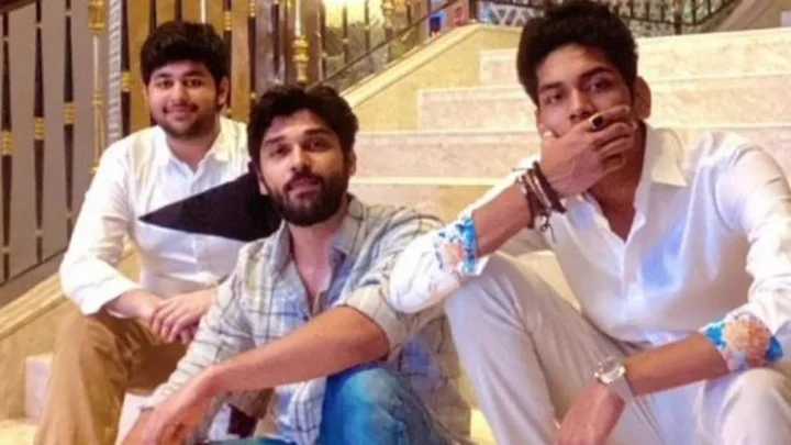 தந்தைகளை போல பிள்ளைகள்… இணையத்தில் வைரலாகும் வாரிசுகளின் புகைப்படம்!