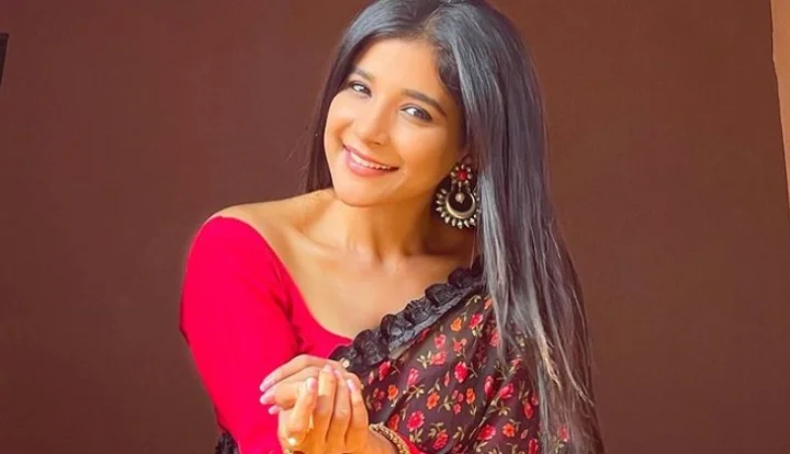 கோவா தீவில் என்ஜாய் பண்ணும் சாக்ஷி அகர்வால் - ரீசென்ட் போட்டோஸ்!