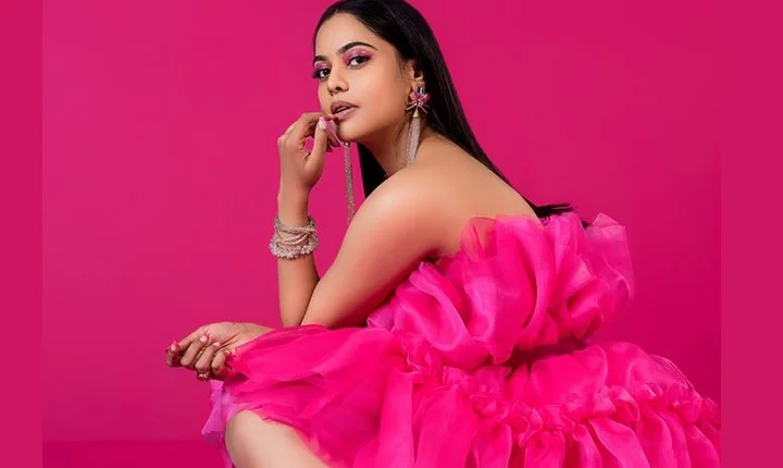 அப்படியே சாப்பிடலாம்... செம ஷேப்பு பிந்து மாதவியின் ரீசன்ட் ஸ்டில்ஸ்!