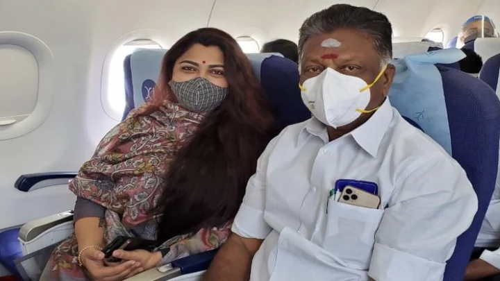 துணை முதல்வருடன் பயணித்ததில் மகிழ்ச்சி! – குஷ்பூ மகிழ்ச்சி ட்வீட்!