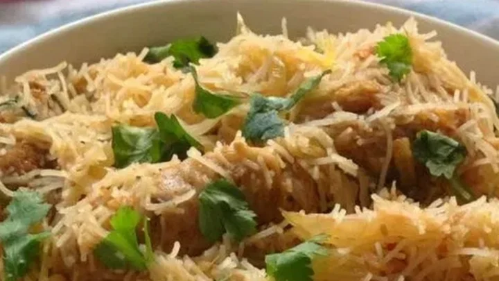 இடியாப்பம் சிக்கன் பிரியாணி