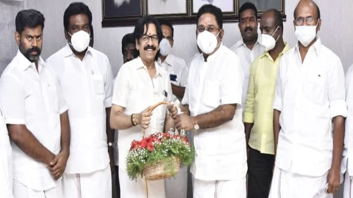 பாஜகவில் இருந்து விலகி அமமுகவில் இணைந்த பிக்பாஸ் போட்டியாளர்!