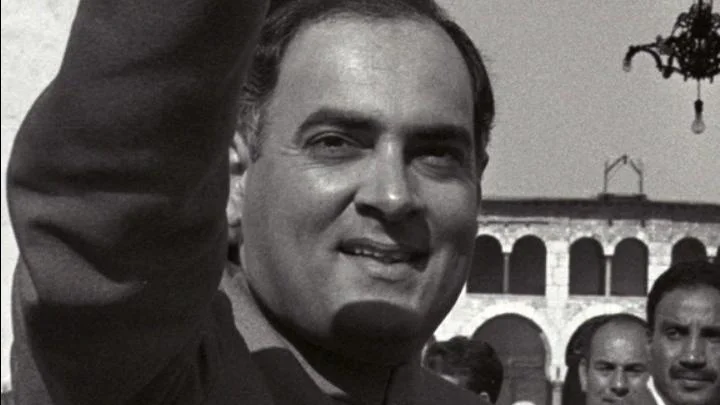 Essay on Rajiv Gandhi राजीव गांधींवर निबंध