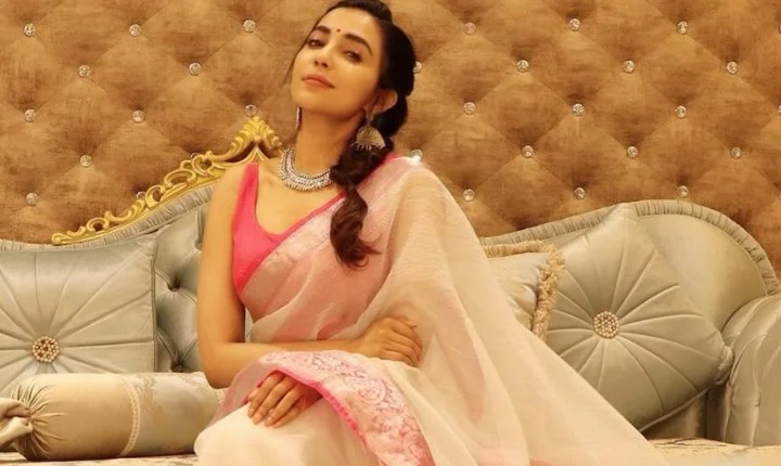 Actress parvati nair  