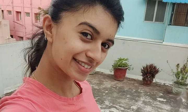 Naughty பொண்ணு... எரும சாணி ஹரிஜாவின் ஆல் போட்டோஸ்!