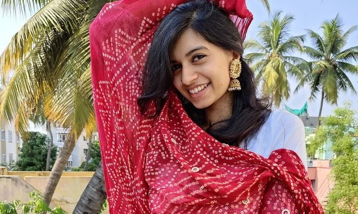 Naughty பொண்ணு... எரும சாணி ஹரிஜாவின் ஆல் போட்டோஸ்!