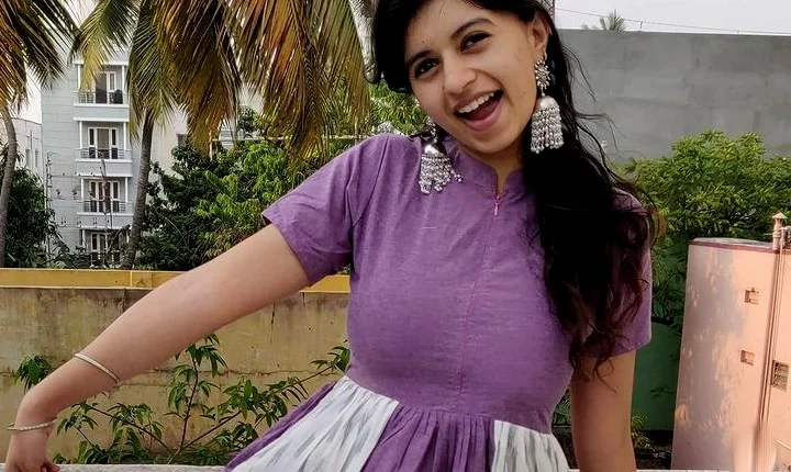 Naughty பொண்ணு... எரும சாணி ஹரிஜாவின் ஆல் போட்டோஸ்!