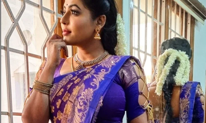 கவர்ச்சி நடிகை ரேஷ்மாவின் லேட்டஸ்ட் போட்டோஸ்!