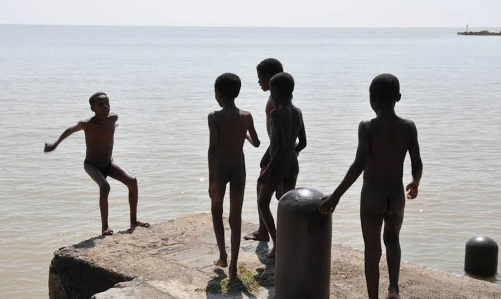 ஏரியில் குளிக்கச்சென்ற 2 மாணவர்கள் சேற்றில் சிக்கி பலி!