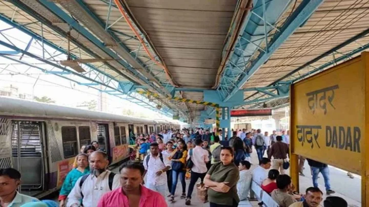 செப்டம்பர் வரை பிளாட்பார்ம் டிக்கெட் விலை 50 ரூபாய்தான்!