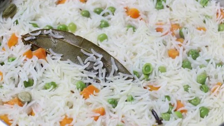 சுவையான தேங்காய் பால் சாதம் செய்வது எப்படி...?