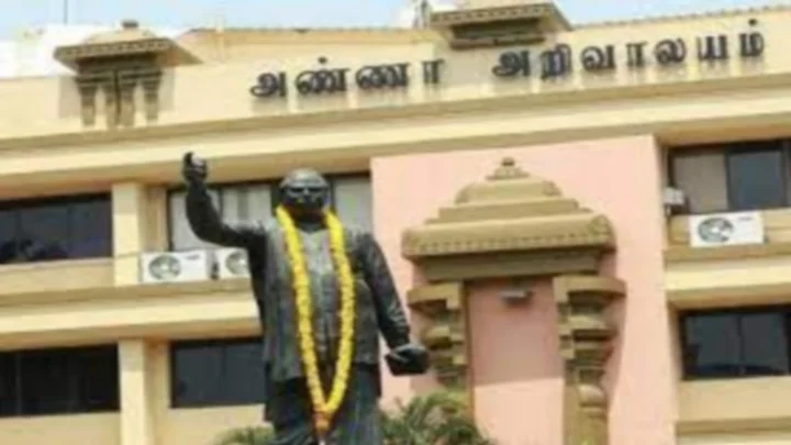 அதிமுக முன்னாள் அமைச்சர் திமுகவில் ஐக்கியம்!