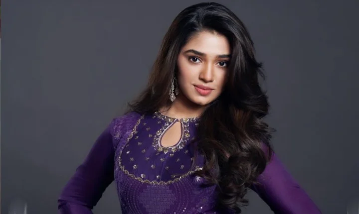 லேட்டஸ்ட் Crush கீர்த்தி ஷெட்டியின் கியூட்  போட்டோஸ்!