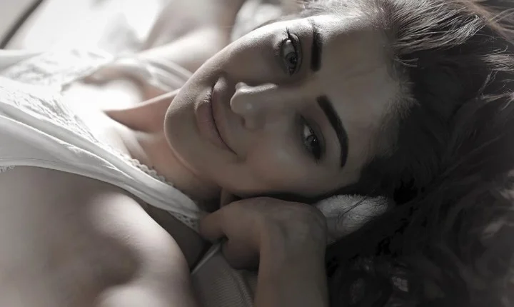 அளவற்ற கவர்ச்சியால் பிரபலங்களை மயக்கிய ராய் லட்சுமி!