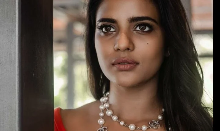 பியூட்டி குயின்... ஐஸ்வர்யா ராஜேஷின்  அசத்தலான போட்டோஸ்!