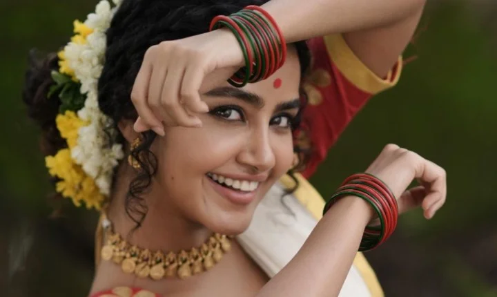 அழகு பொண்ணு அனுபமா... கிறங்க வைக்கும் கியூட் எக்ஸ்பிரஷன்ஸ்!